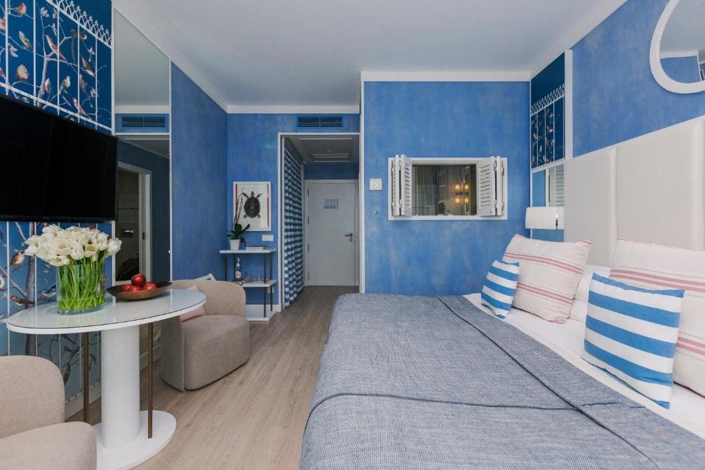 Deluxe Double Room with Sea View room - Image 1