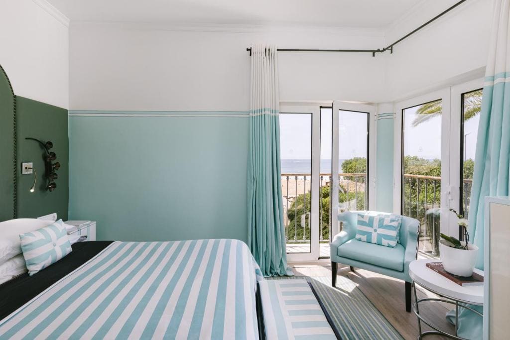 Superior Double Room with Sea View room - Image 3