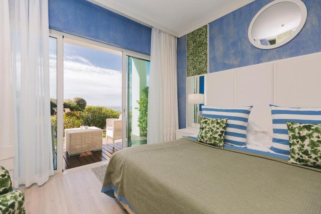 Superior Double Room with Side Sea View room - Image 3