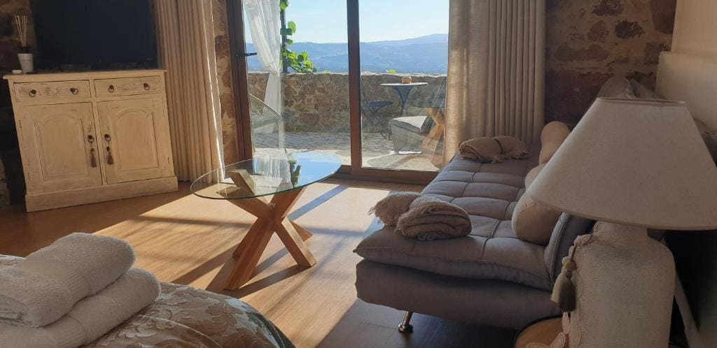 Double Room with Mountain View room - Image 1