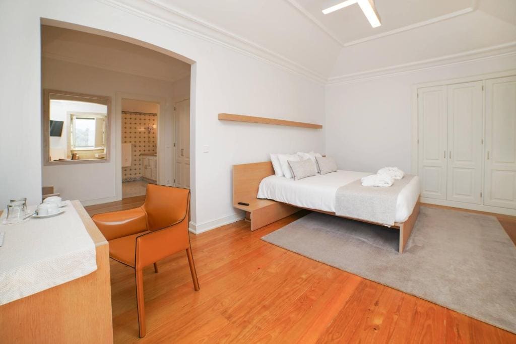 Double or Twin Room with View room - Image 3