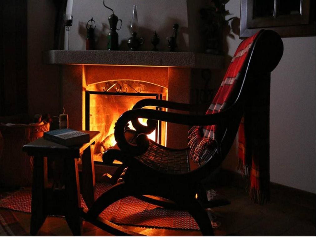 One-Bedroom House room - Image 1