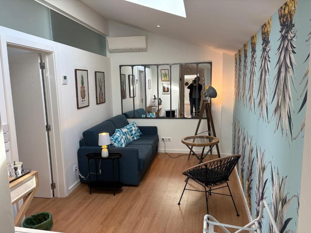 Queen Suite with Pool View room - Image 3