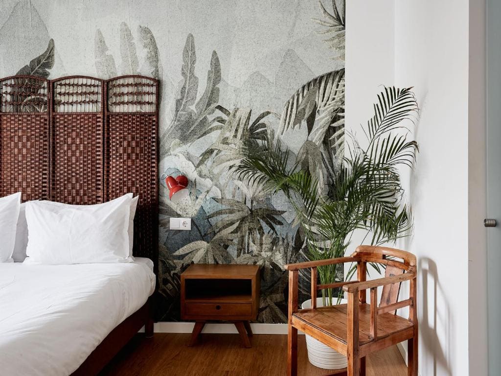 Queen Room with Garden View room - Image 2