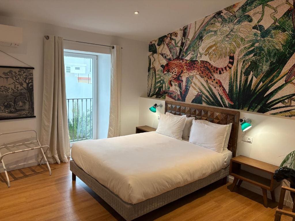 Double Room with Pool View room - Image 1