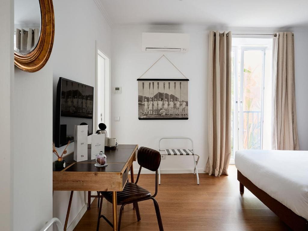 Queen Room with Garden View room - Image 3