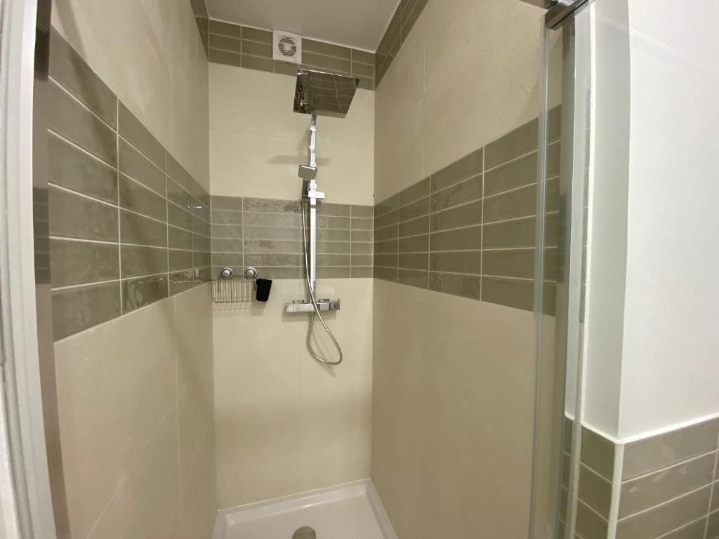 Double Room with Private Bathroom room - Image 1