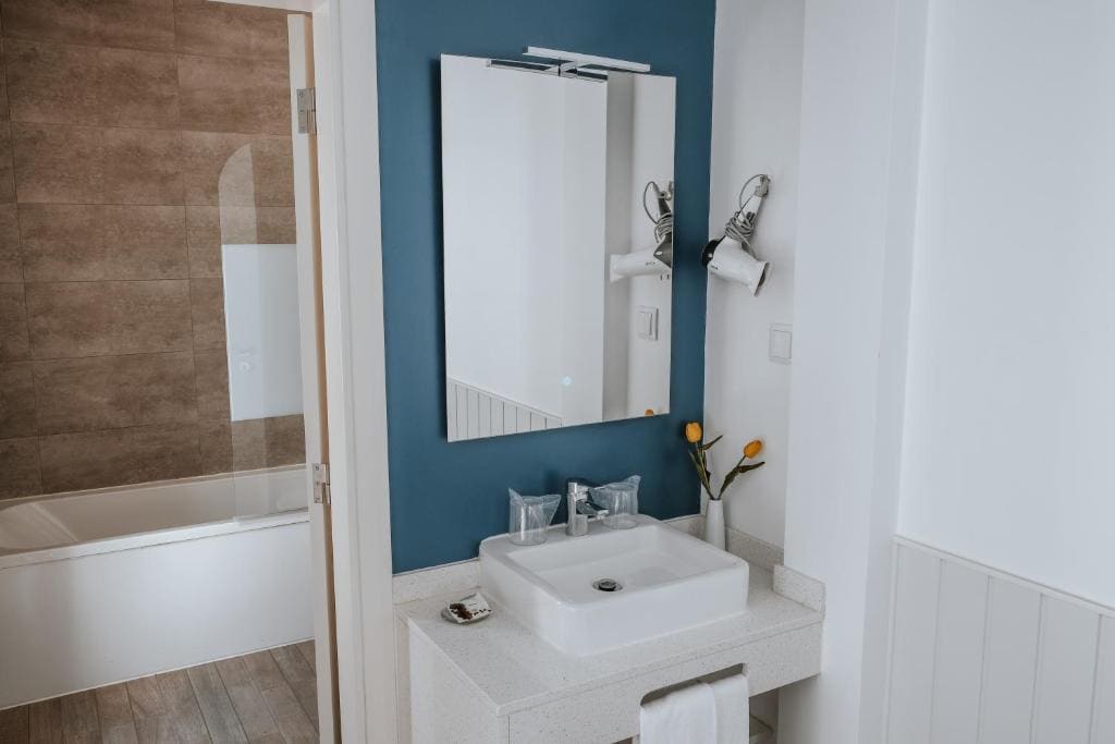 Superior Double or Twin Room with Terrace room - Image 2