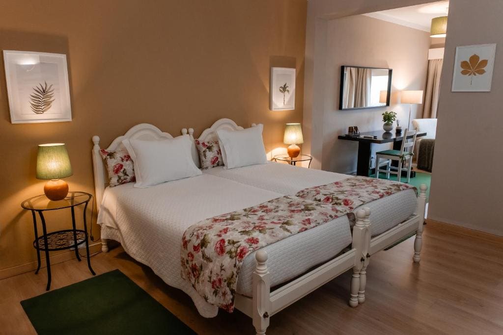 Large Twin Room room - Image 2