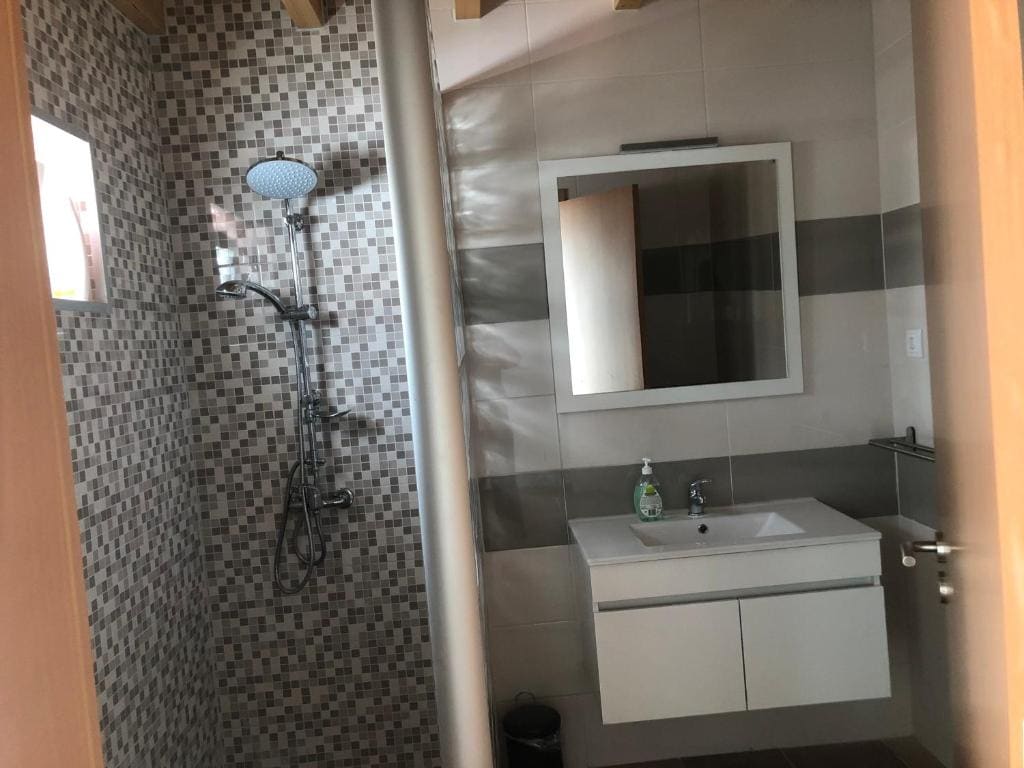 Double Room with Shared Bathroom room - Image 3