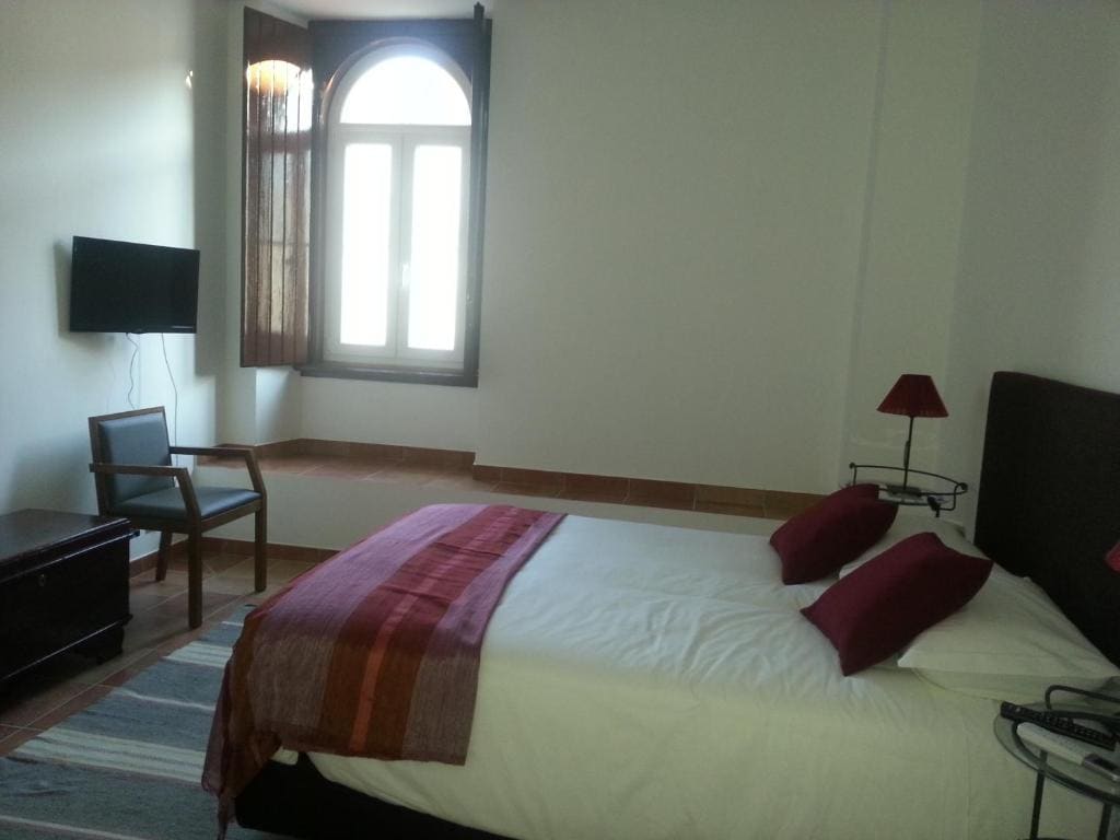 Standard Double Room with Shared Bathroom room - Image 2