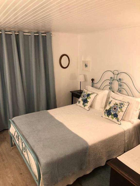 One-Bedroom Apartment room - Image 2