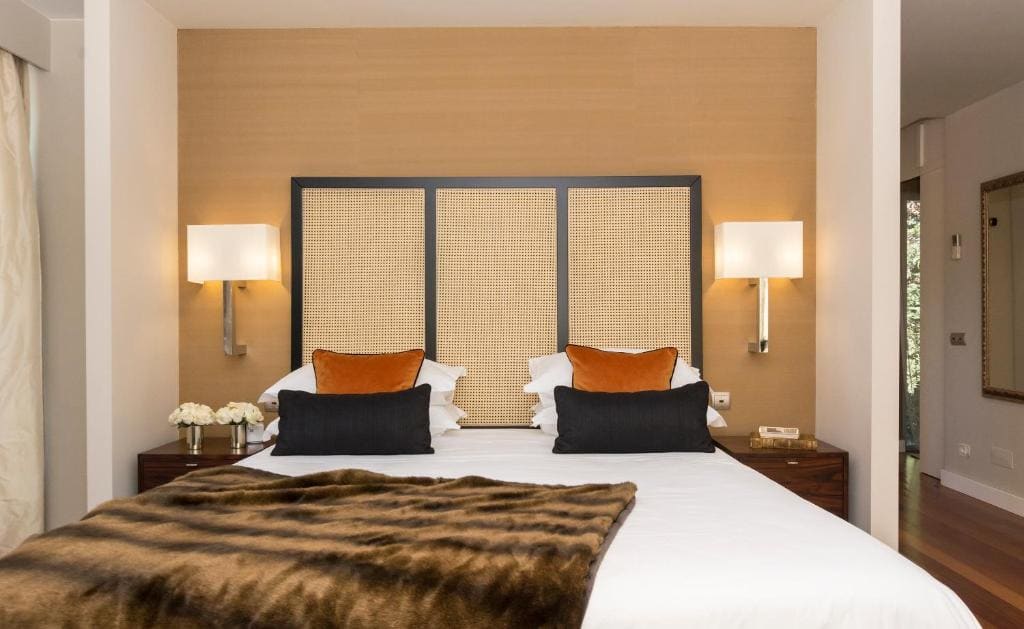 Double Room with Spa Bath room - Image 2