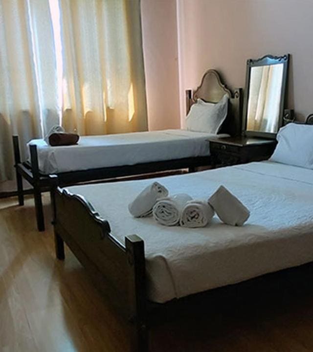 Double Room with Extra Bed room - Image 2