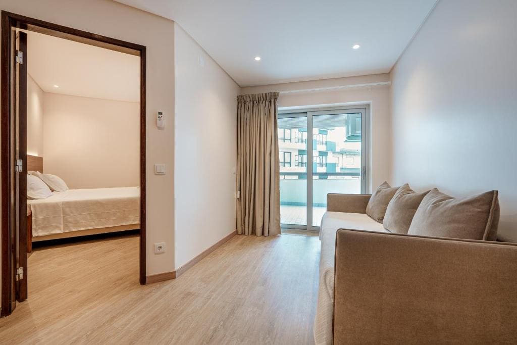 Superior Family Room room - Image 1