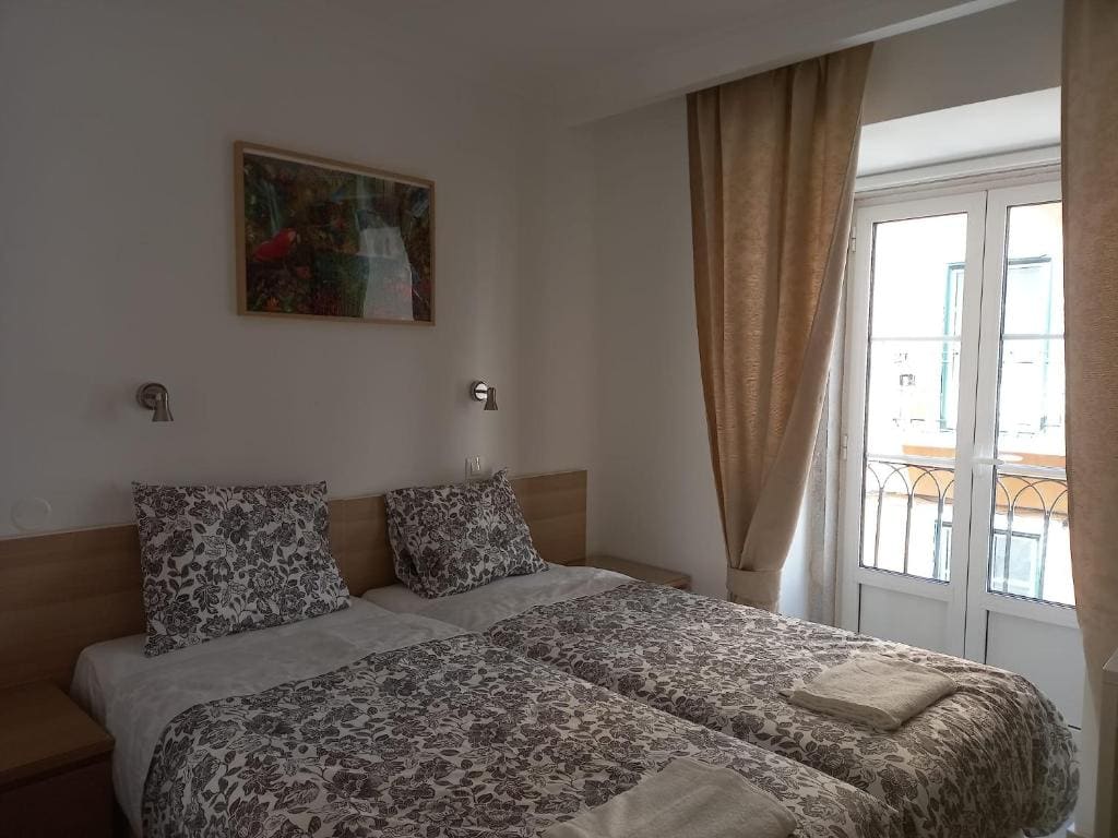 Double Room with Private Bathroom room - Image 2