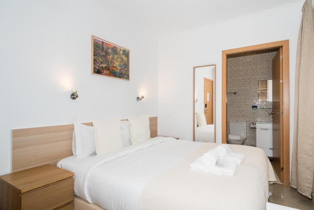 Double Room with Private Bathroom room - Image 1
