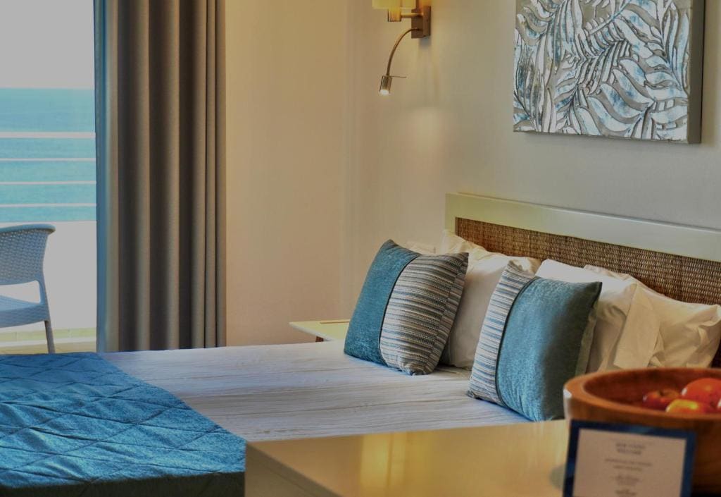 Deluxe Studio with sea view room - Image 2
