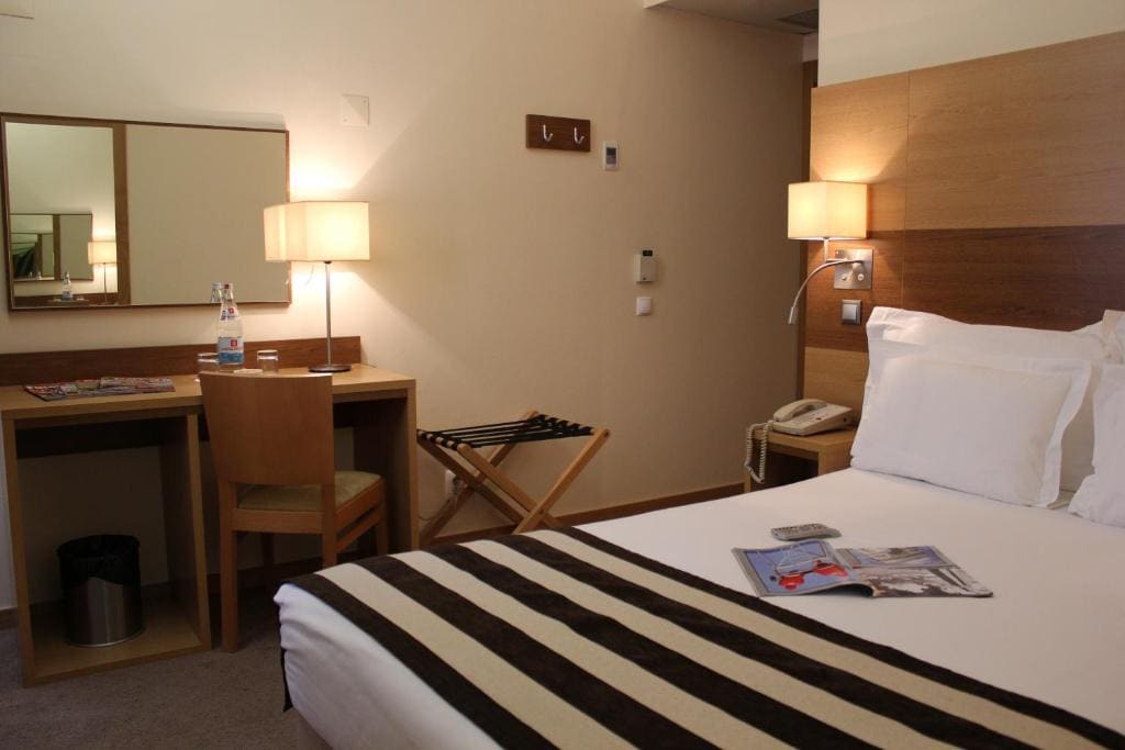 Small Double Room room - Image 2