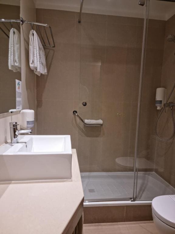 Triple Room with Balcony room - Image 3
