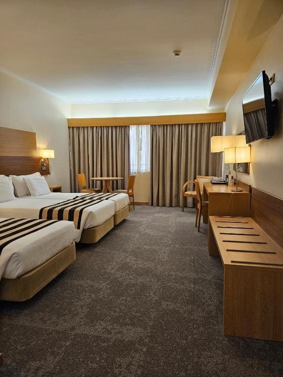 Family Room (2 Adults + 1 Child up to 12 years old) room - Image 2