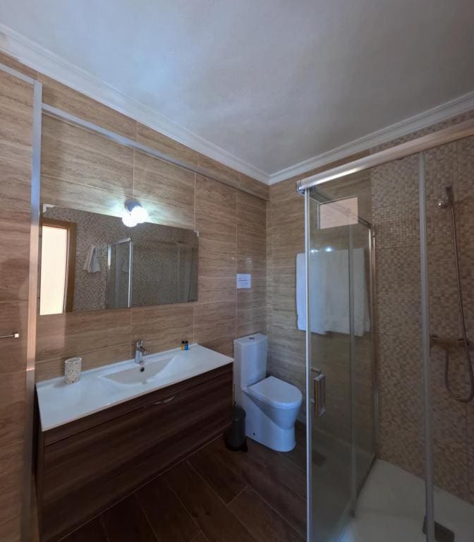 Double Room with Sea View room - Image 2