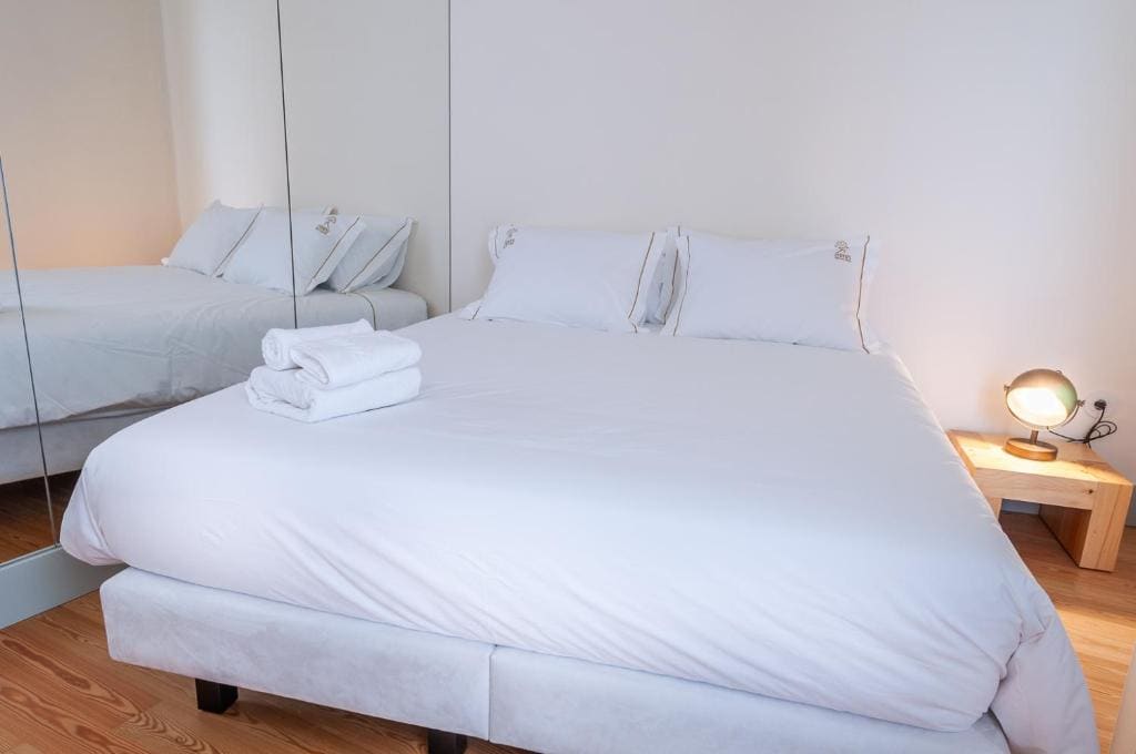 Deluxe Double Room with Castle View room - Image 2