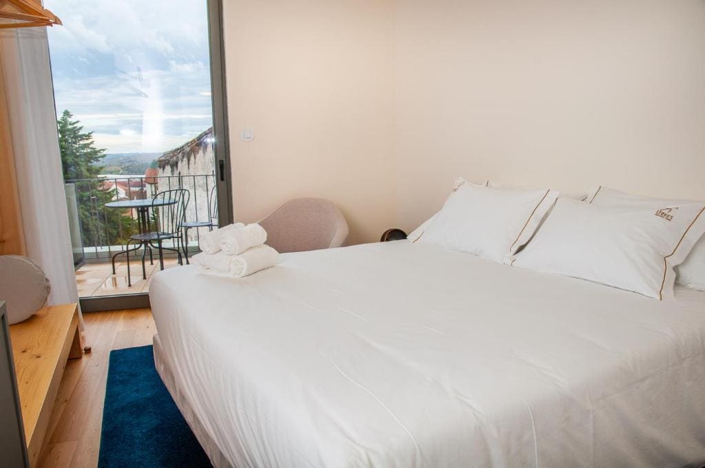 Double Room with Balcony room - Image 1