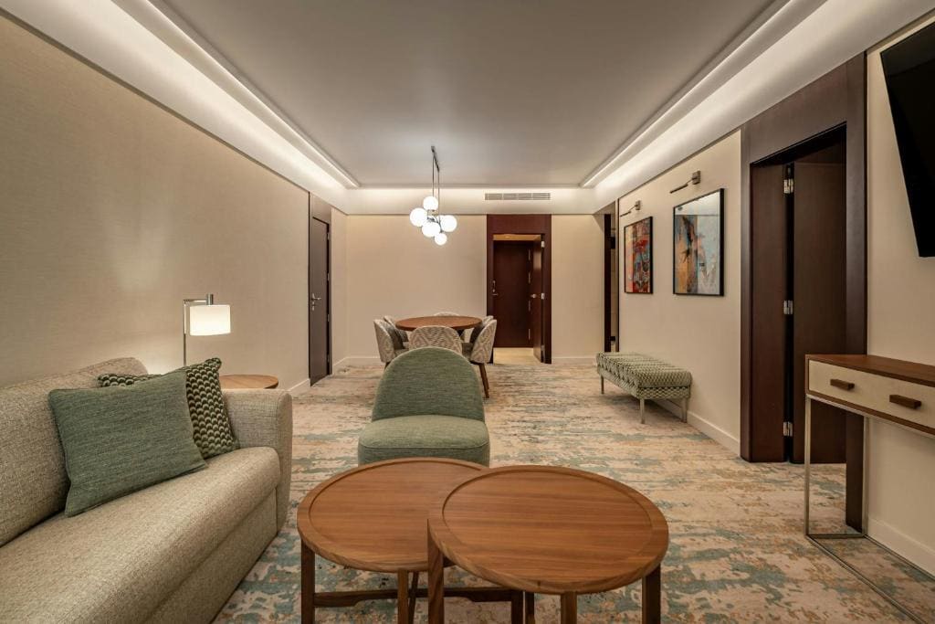 Diplomatic King Suite room - Image 3