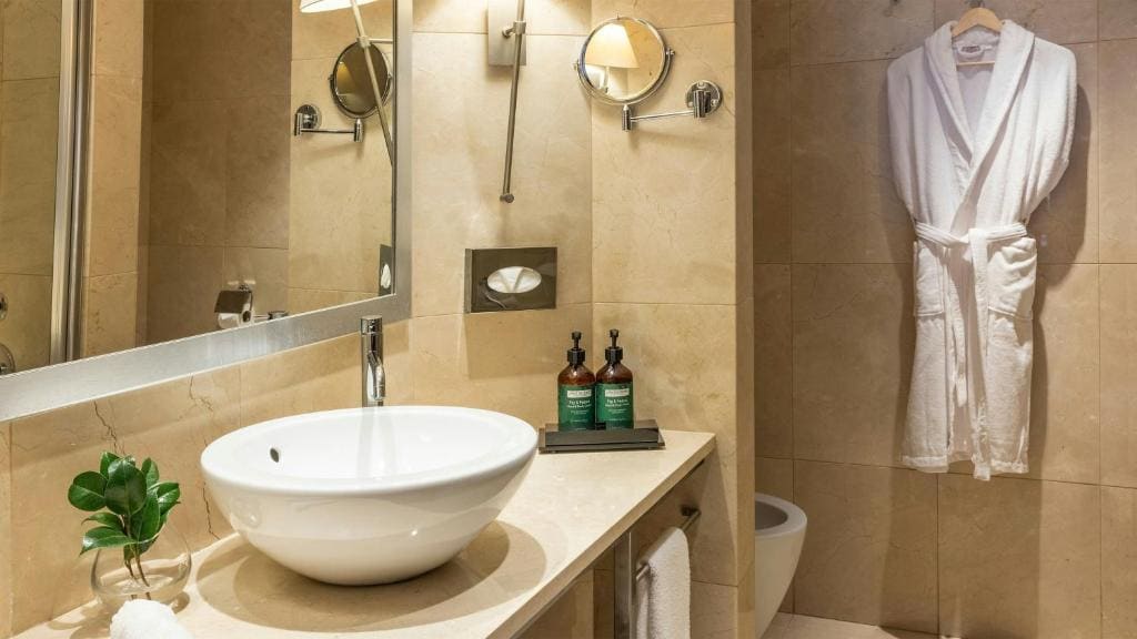Junior Twin Suite - High Floor room - Image 1