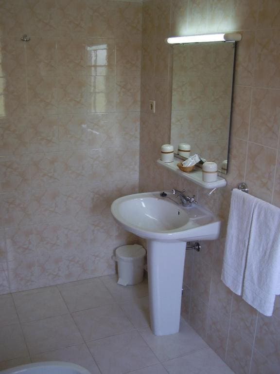 Standard Twin Room room - Image 1