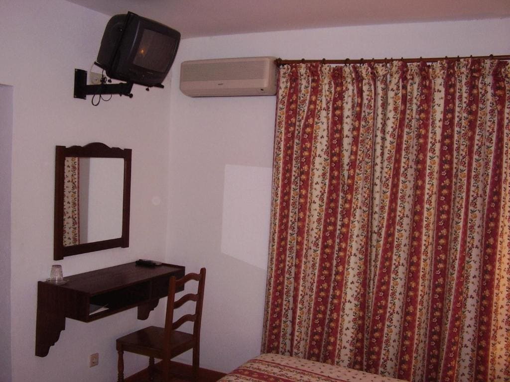 Standard Twin Room room - Image 2