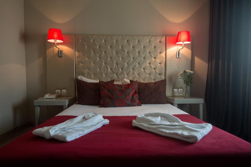 Double Room with Spa Bath room - Image 3