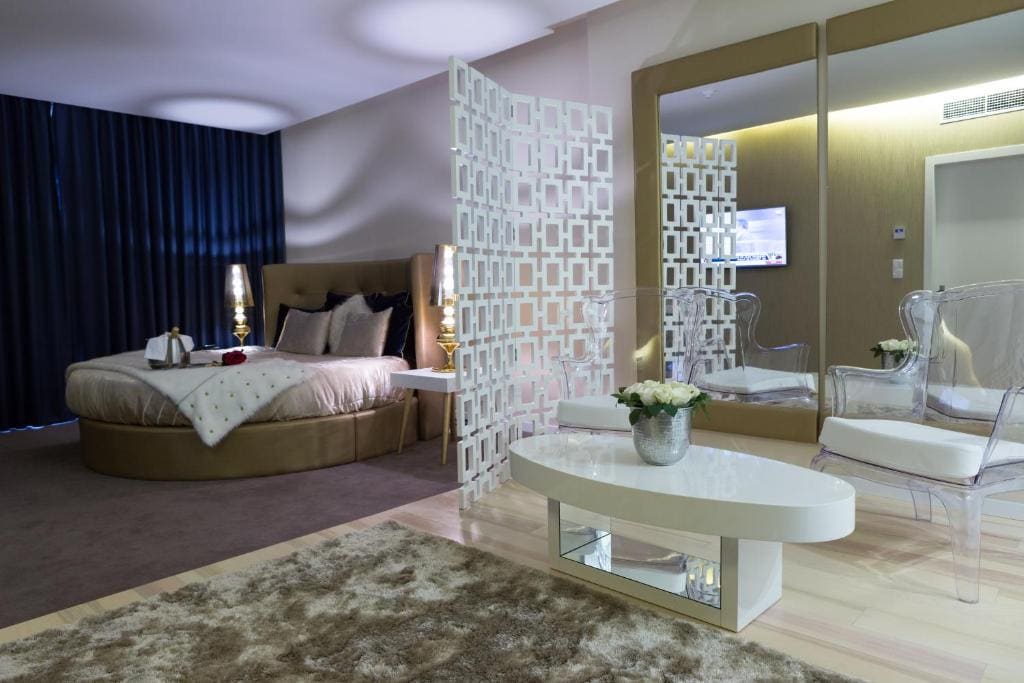 Romantic Suite room - Image 1