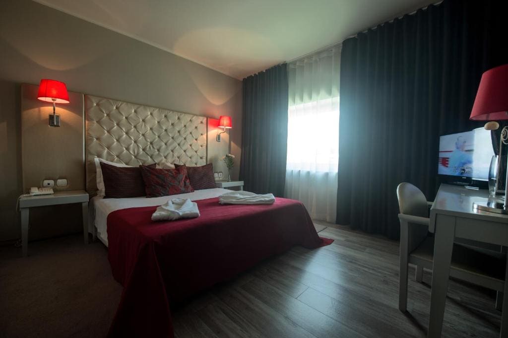 Superior Double Room with Balcony room - Image 2