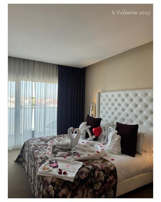Deluxe Suite room - Image 3