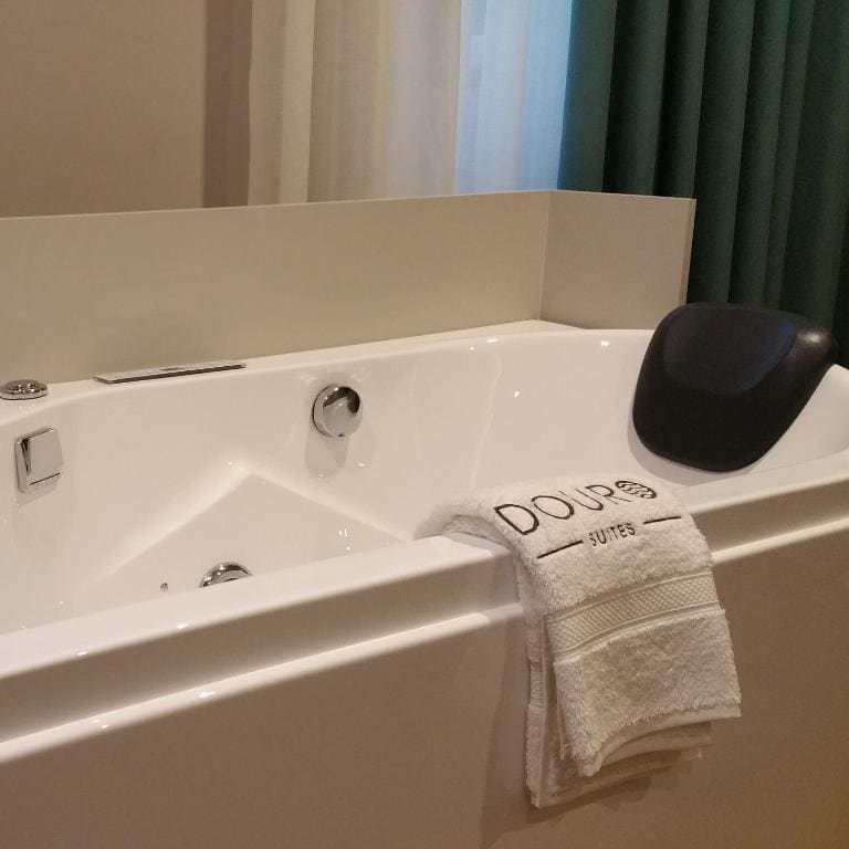 Suite room - Image 1