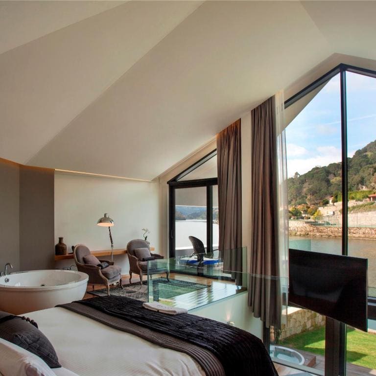 Deluxe King Studio room - Image 2