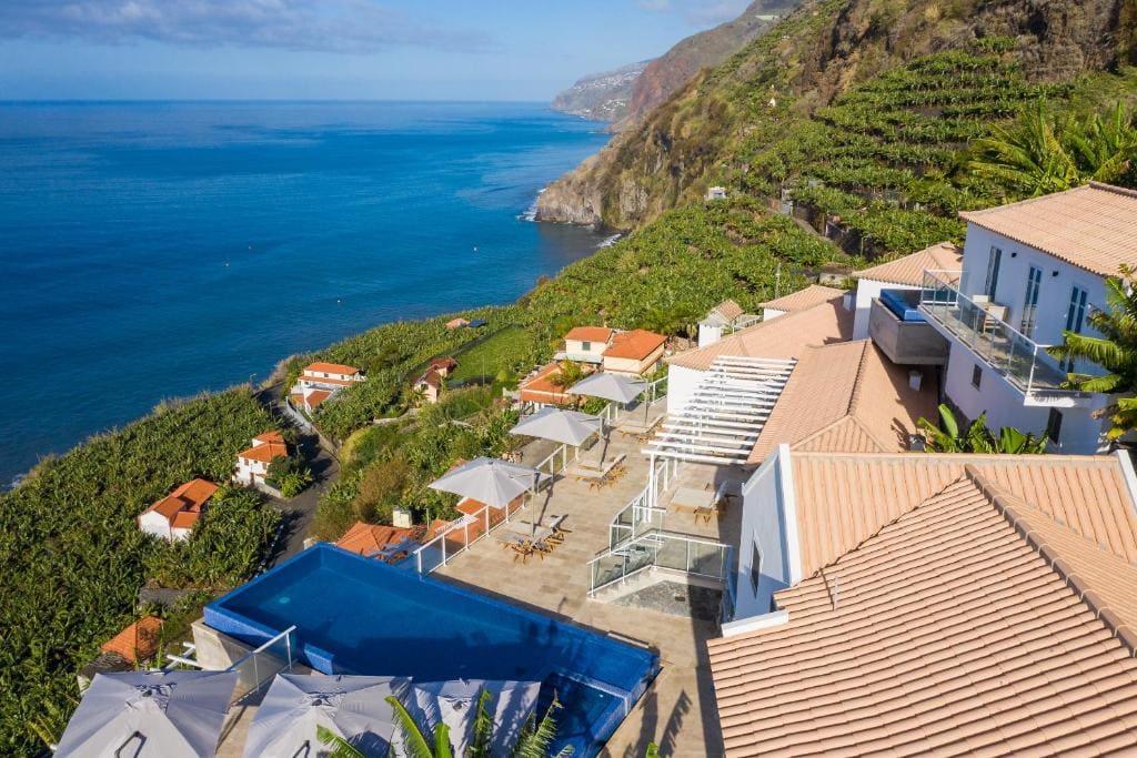 Deluxe Double Room with Balcony and Sea View room - Image 1