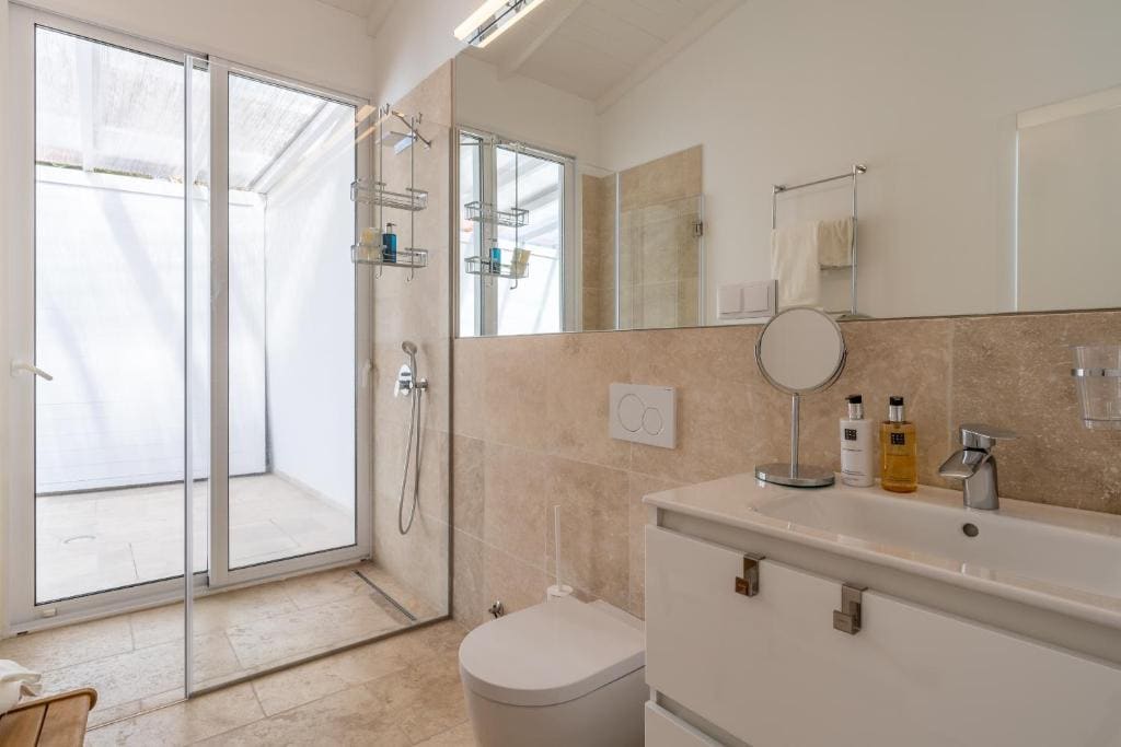 Villa with Sea View room - Image 2