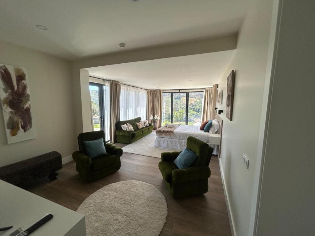 Suite with Mountain View room - Image 2