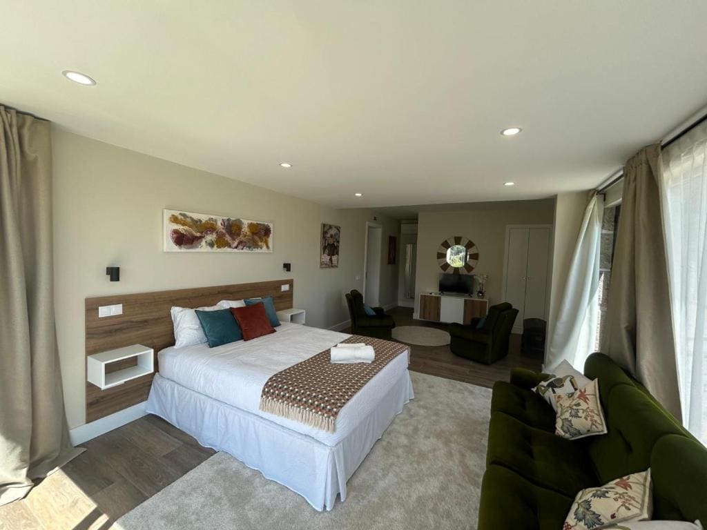 Suite with Mountain View room - Image 1
