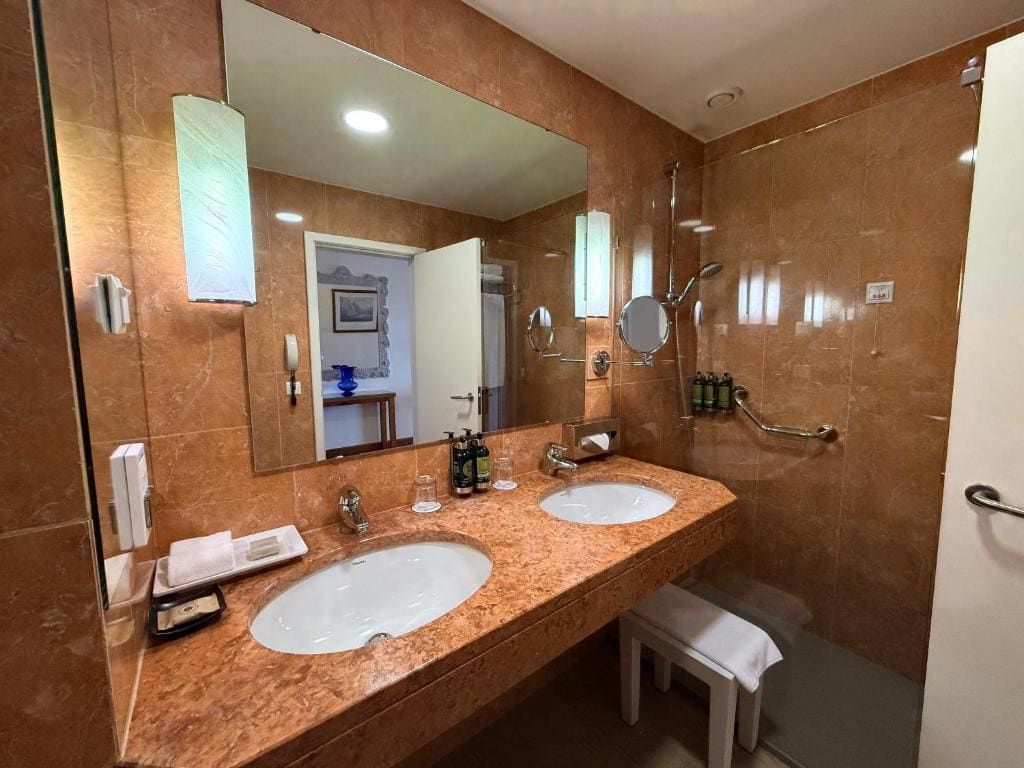 Premium Double Room with Sea View and Balcony room - Image 1