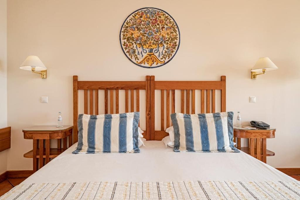Premium Double Room with Sea View and Balcony room - Image 2