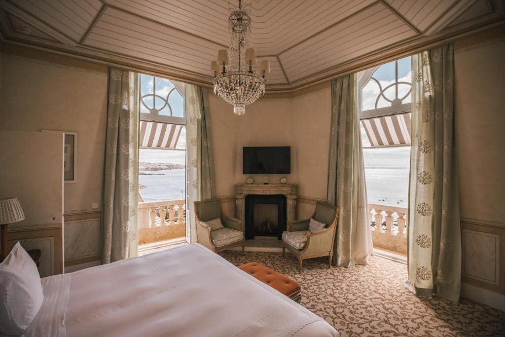 Superior Suite Frontal Ocean View room - Image 1