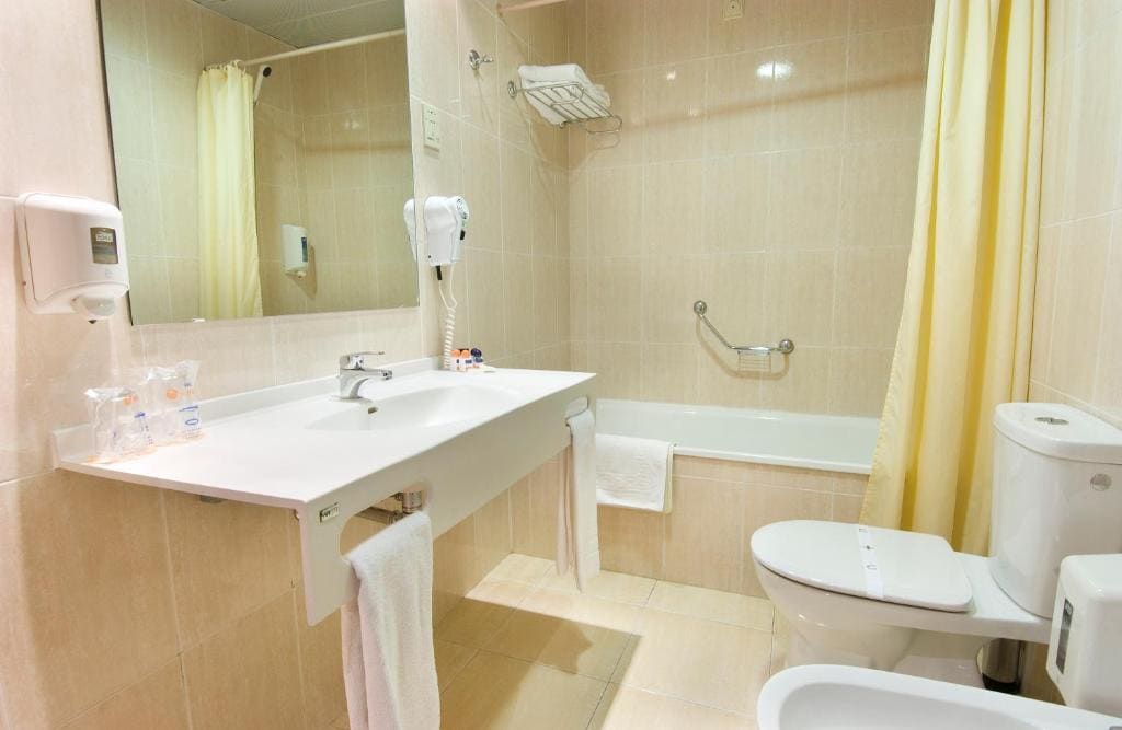 Double Room with Romantic Package room - Image 2