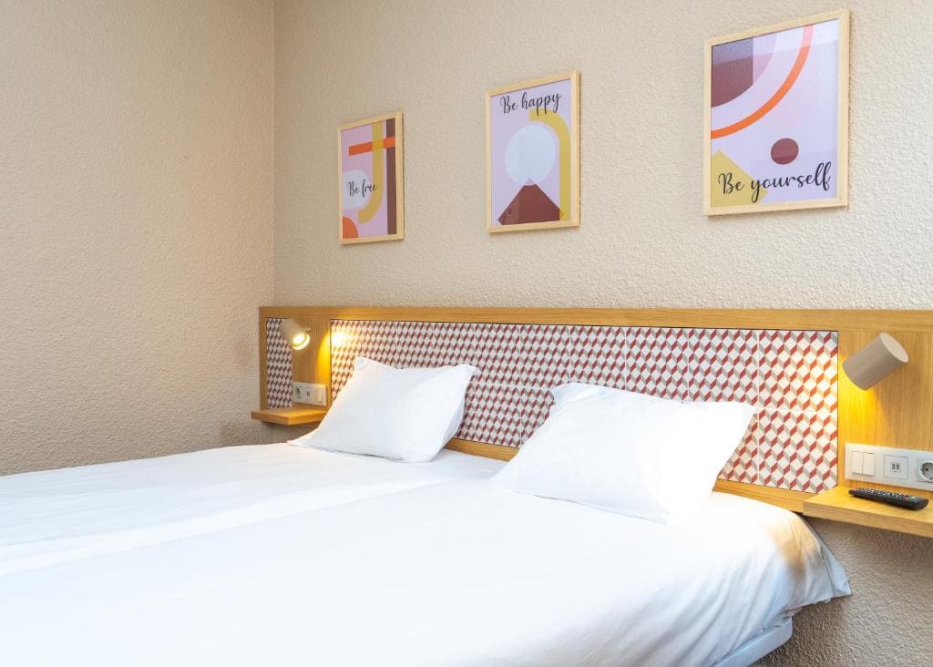 Standard Double Room room - Image 2