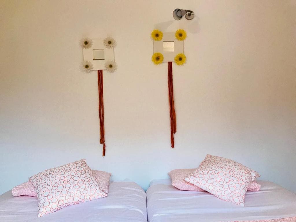 Basic Triple Room with Shared Bathroom room - Image 1