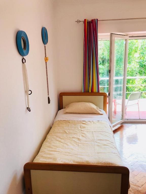 Family Room with Balcony room - Image 2