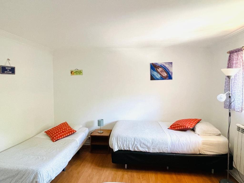 Triple Room with Shared Bathroom room - Image 3